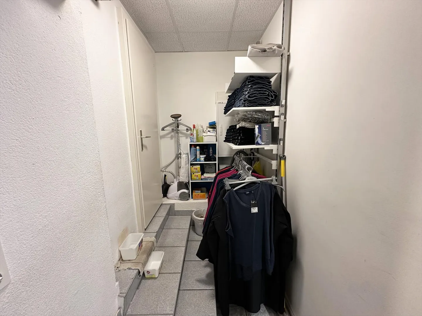 Commerce - Photo 9 of 11