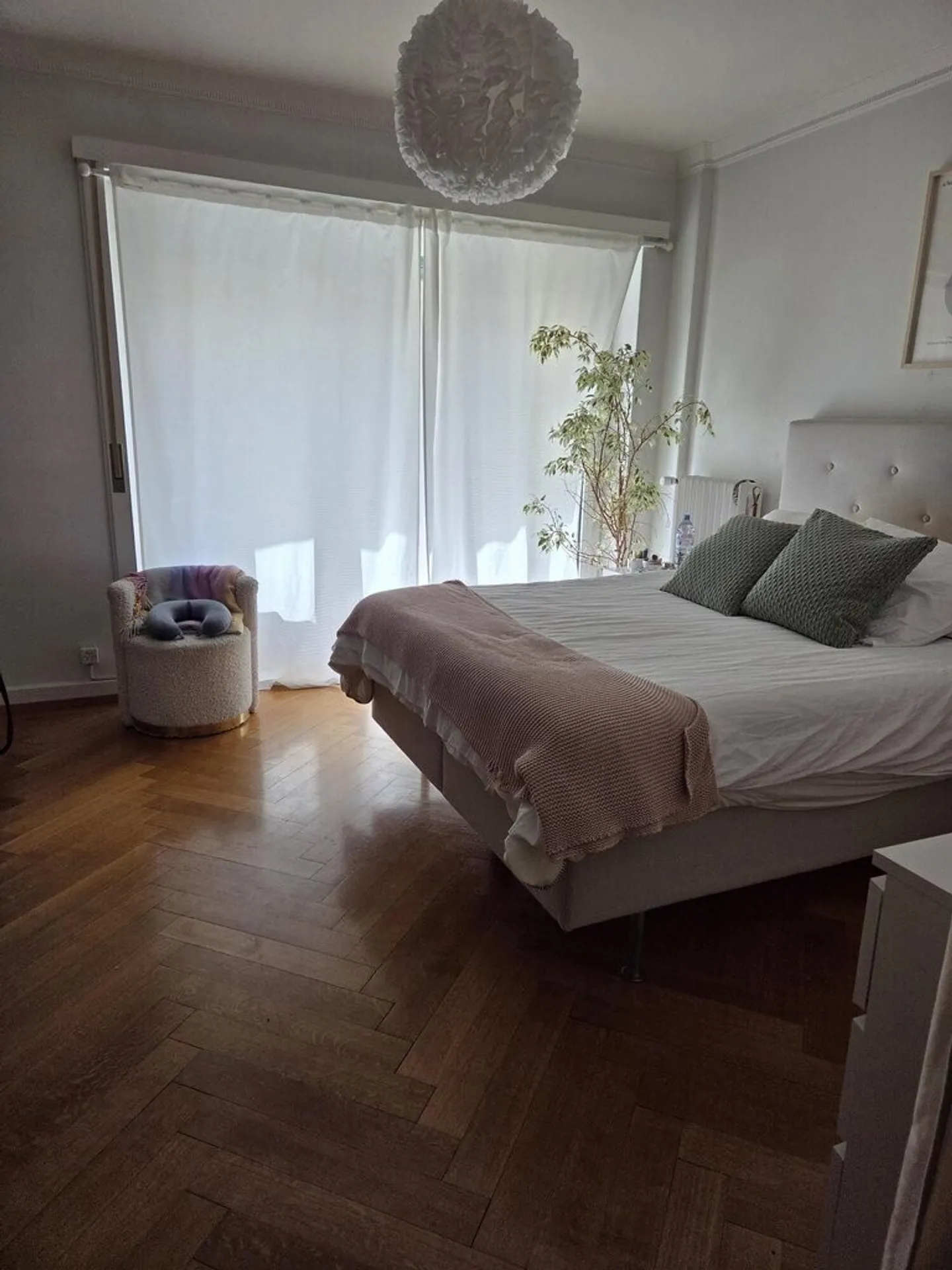 Close to the train station and amenities. - Photo 3 of 6