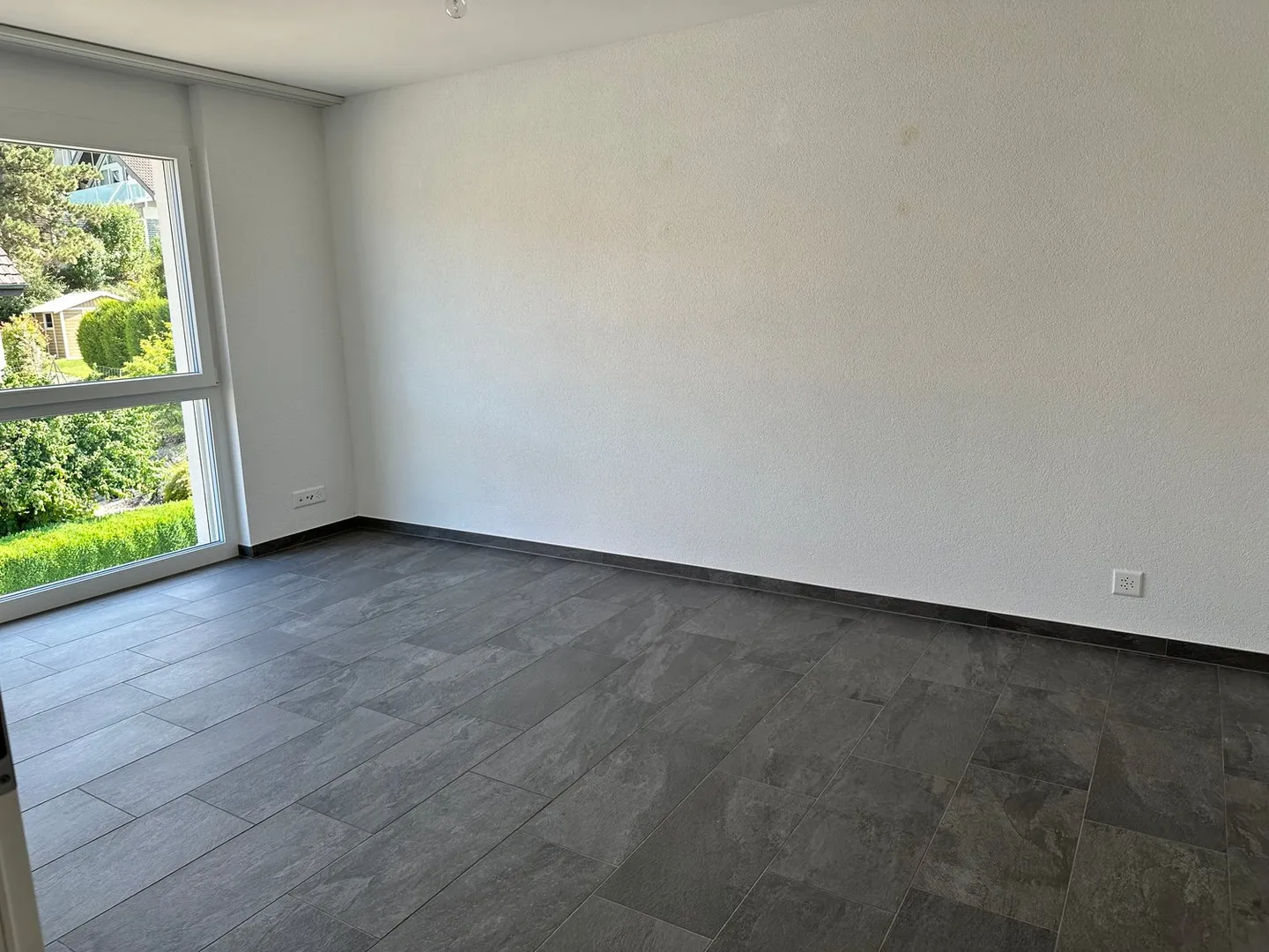 Ampio appartamento attico di 4,5 locali con grande balcone a Maisprach (BL) - Foto 15 di 18