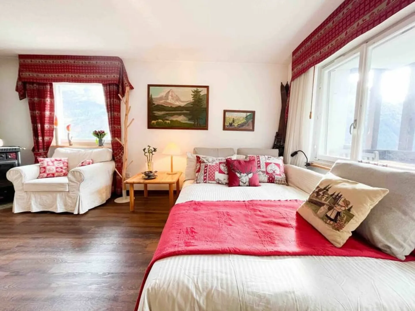 Ampio appartamento di 3,5 stanze nella casa Längfluh. - Foto 3 di 13