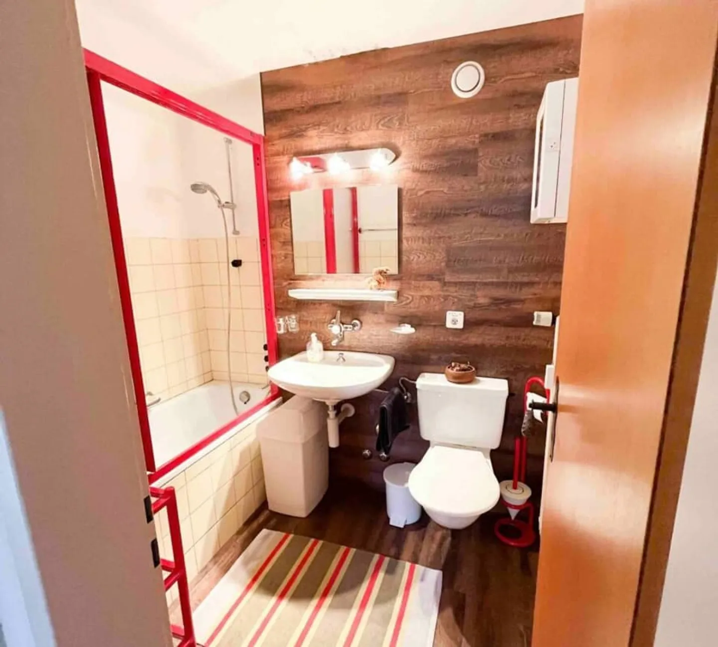 Ampio appartamento di 3,5 stanze nella casa Längfluh. - Foto 8 di 13