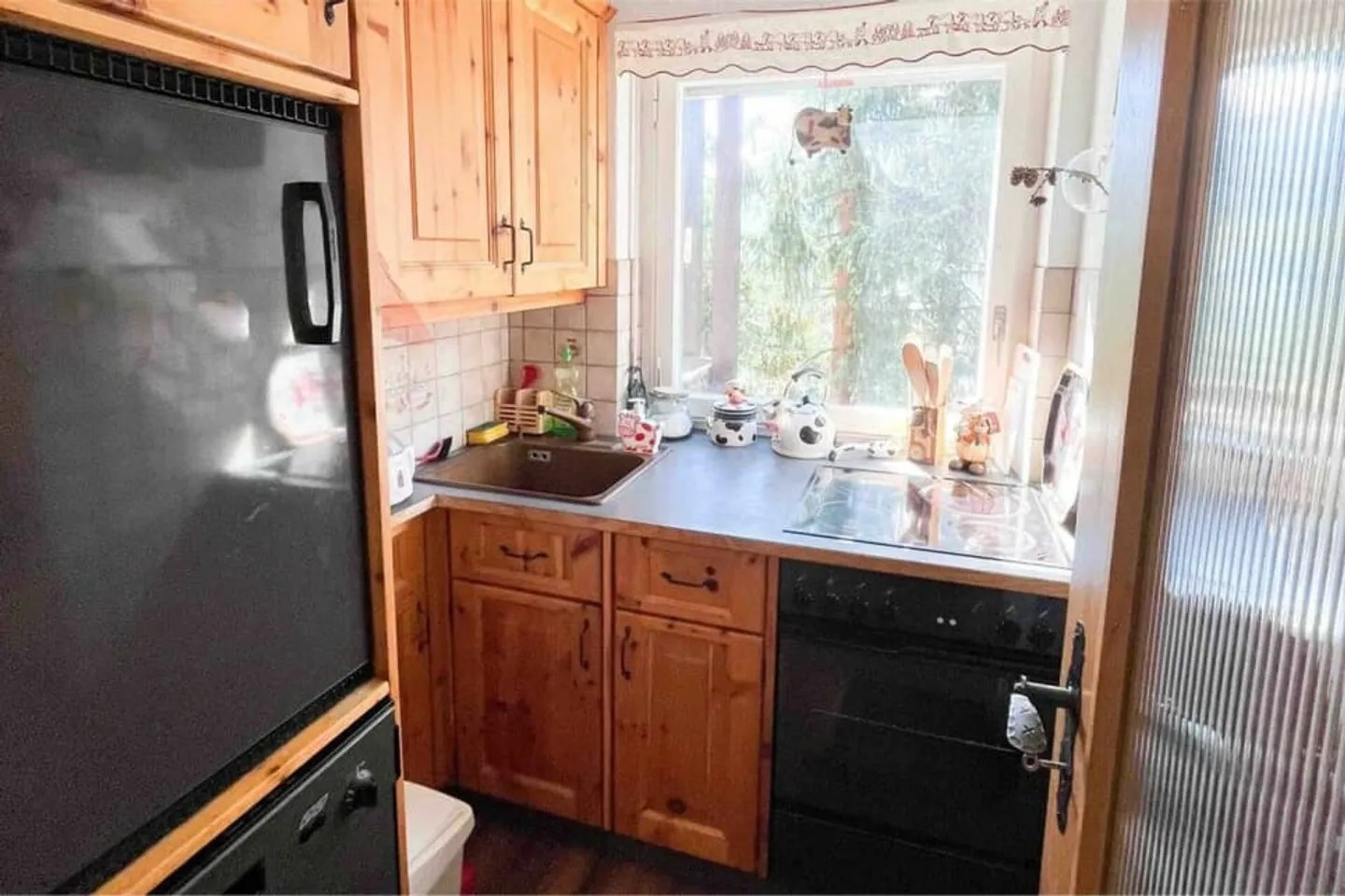 Ampio appartamento di 3,5 stanze nella casa Längfluh. - Foto 10 di 13