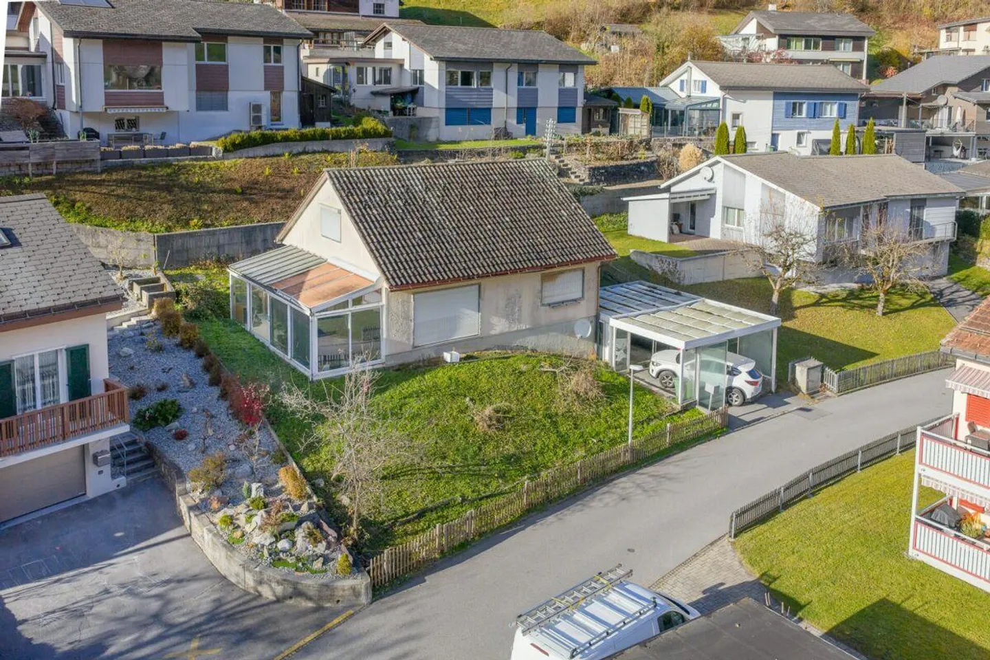 Terreno edificabile in un tranquillo quartiere residenziale - Foto 1 di 6