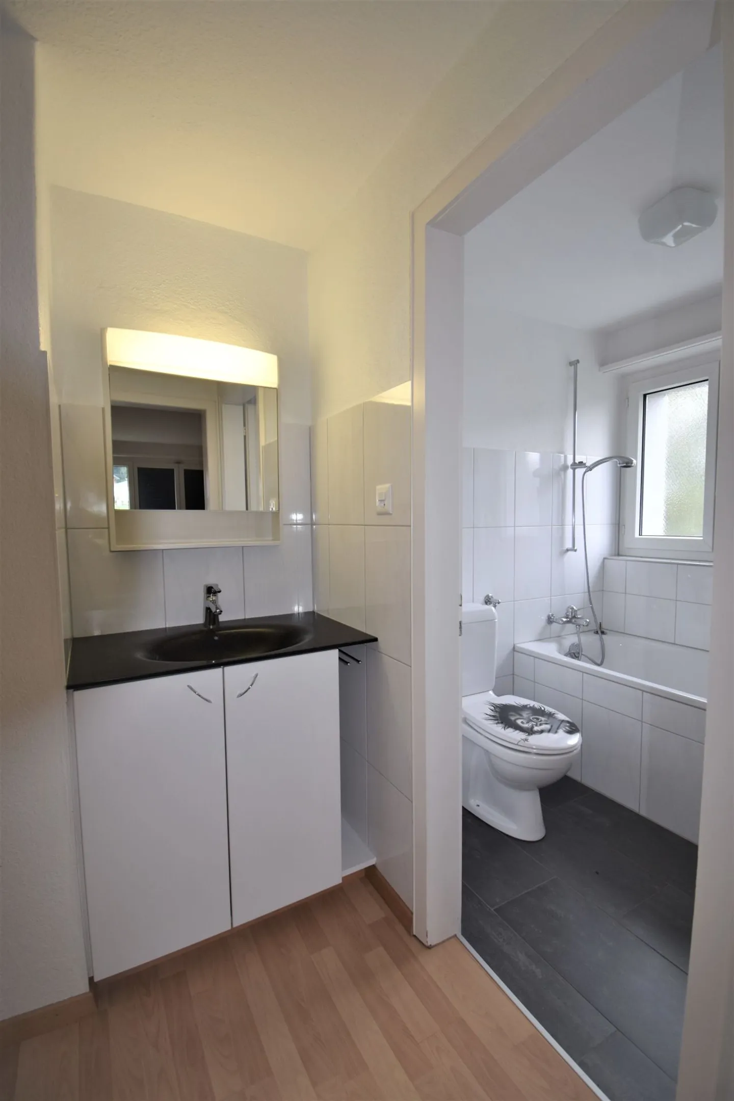 Charmante Wohnung mit Grossem Balkon - Foto 4 von 13