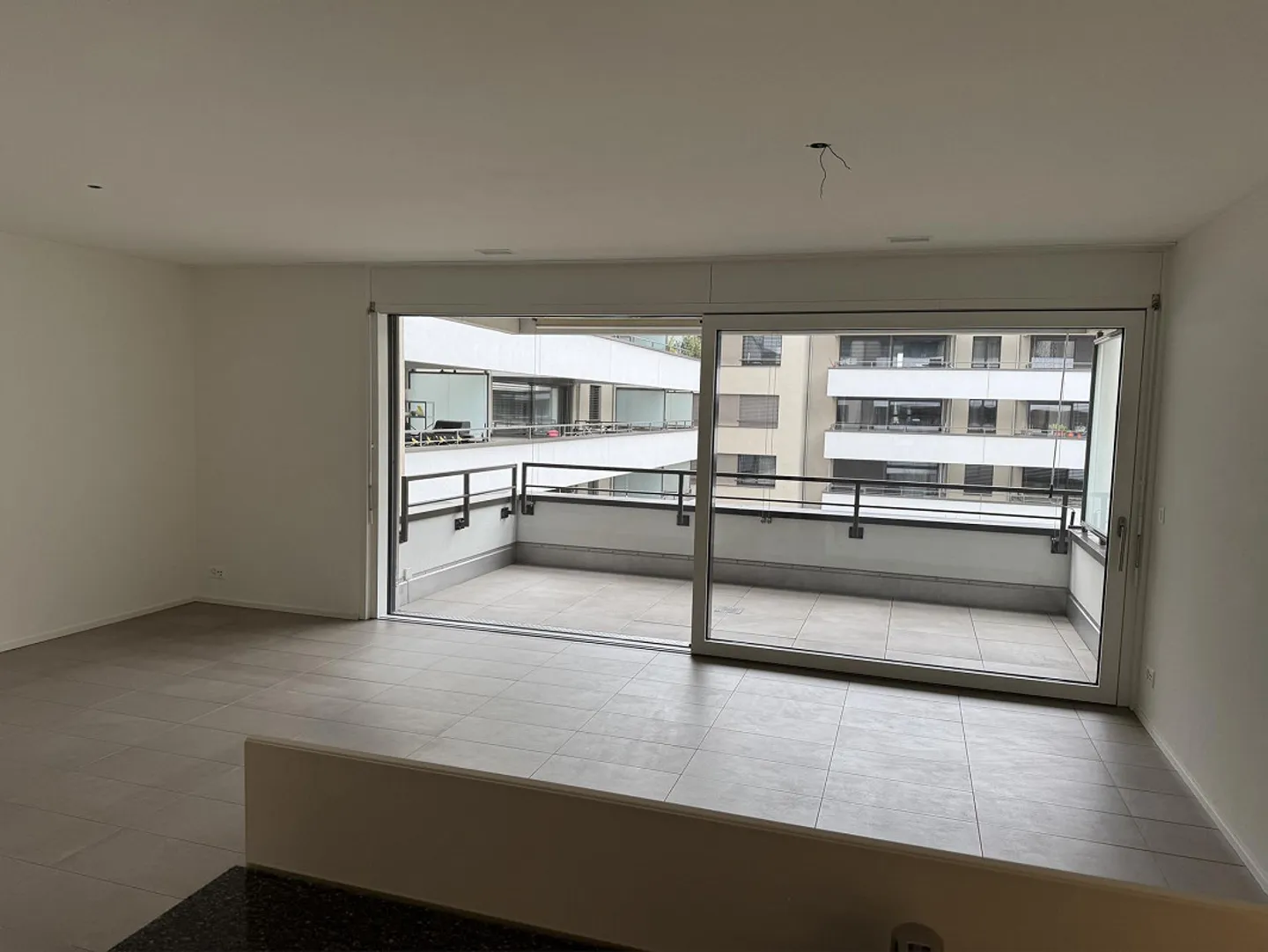 Appartement 4,5 pièces dans un emplacement attrayant - Photo 3 sur 7