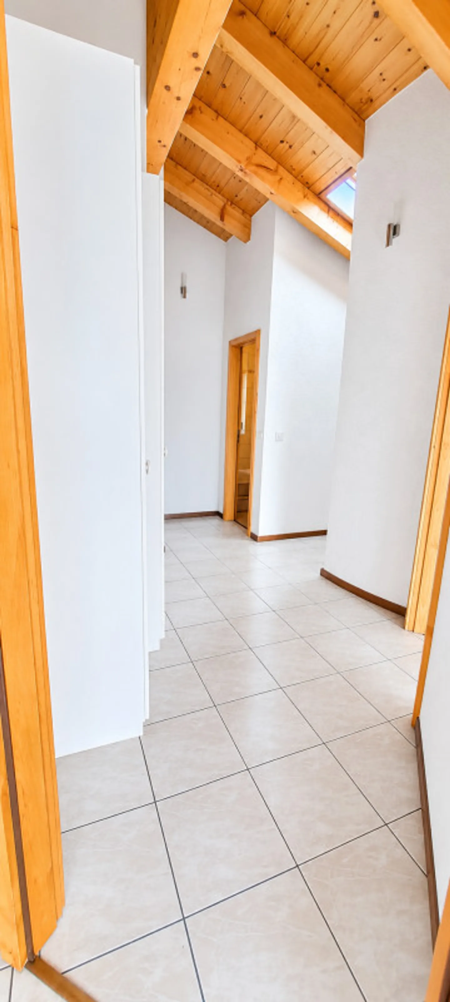 For rent - Superb family house with 6.5 rooms and terrace in the heart of Lens - Photo 6 of 15