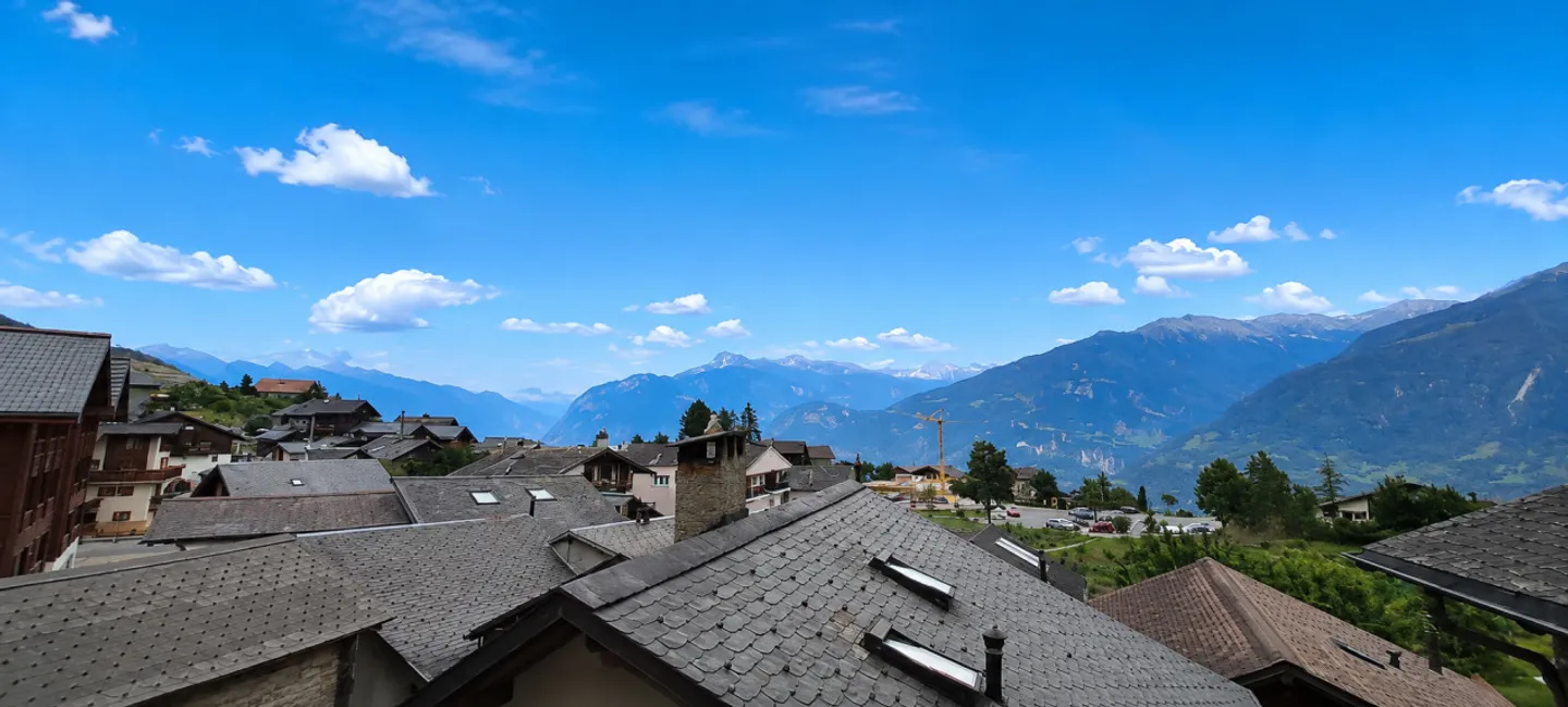 For rent - Superb family house with 6.5 rooms and terrace in the heart of Lens - Photo 9 of 15