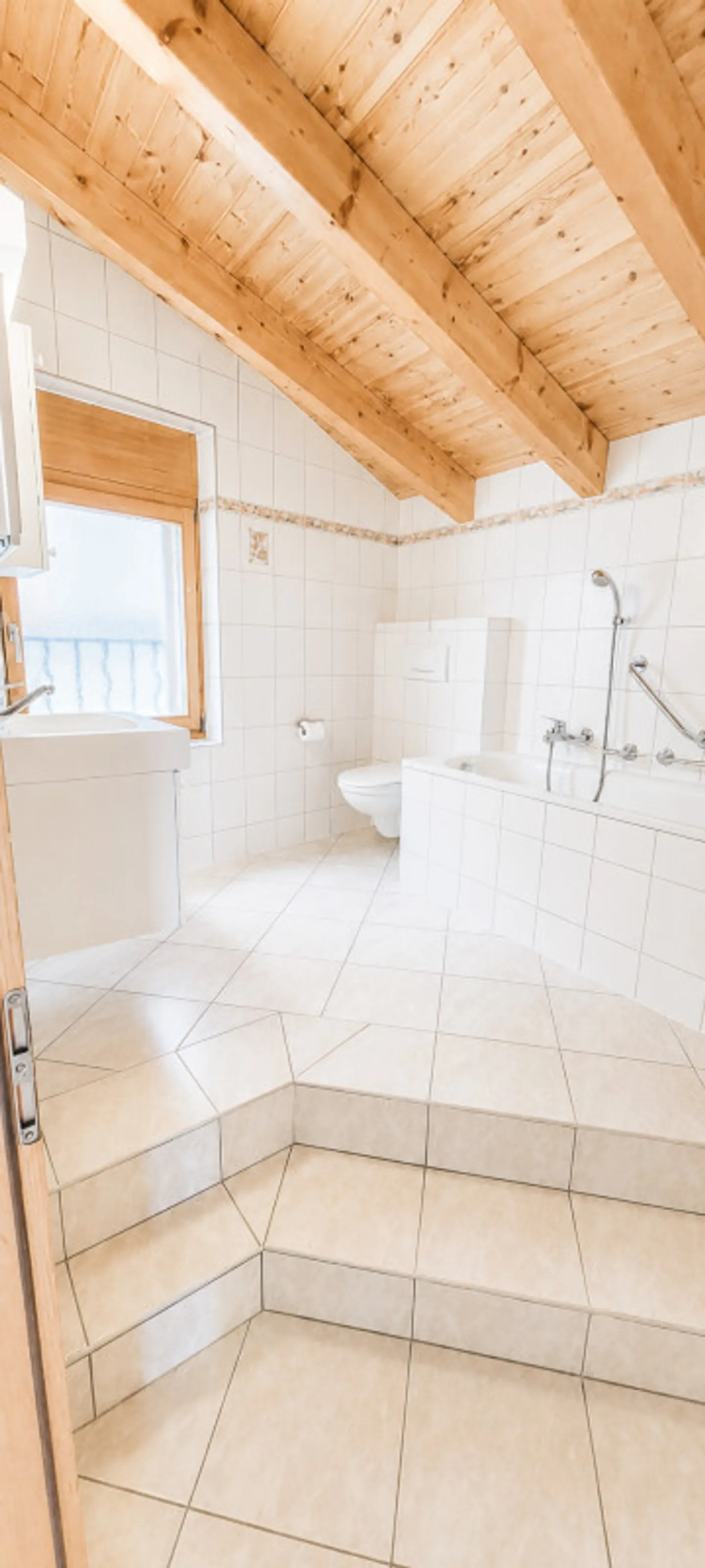 For rent - Superb family house with 6.5 rooms and terrace in the heart of Lens - Photo 11 of 15