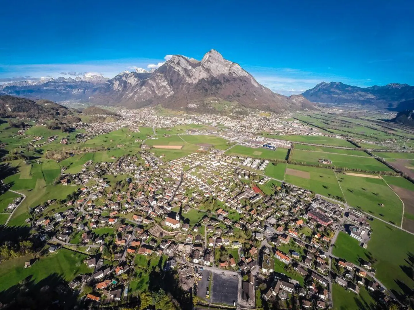 PRIMO INGRESSO - Appartamento di 2.5 locali - tranquillo, elegante e nuovo - Foto 8 di 8