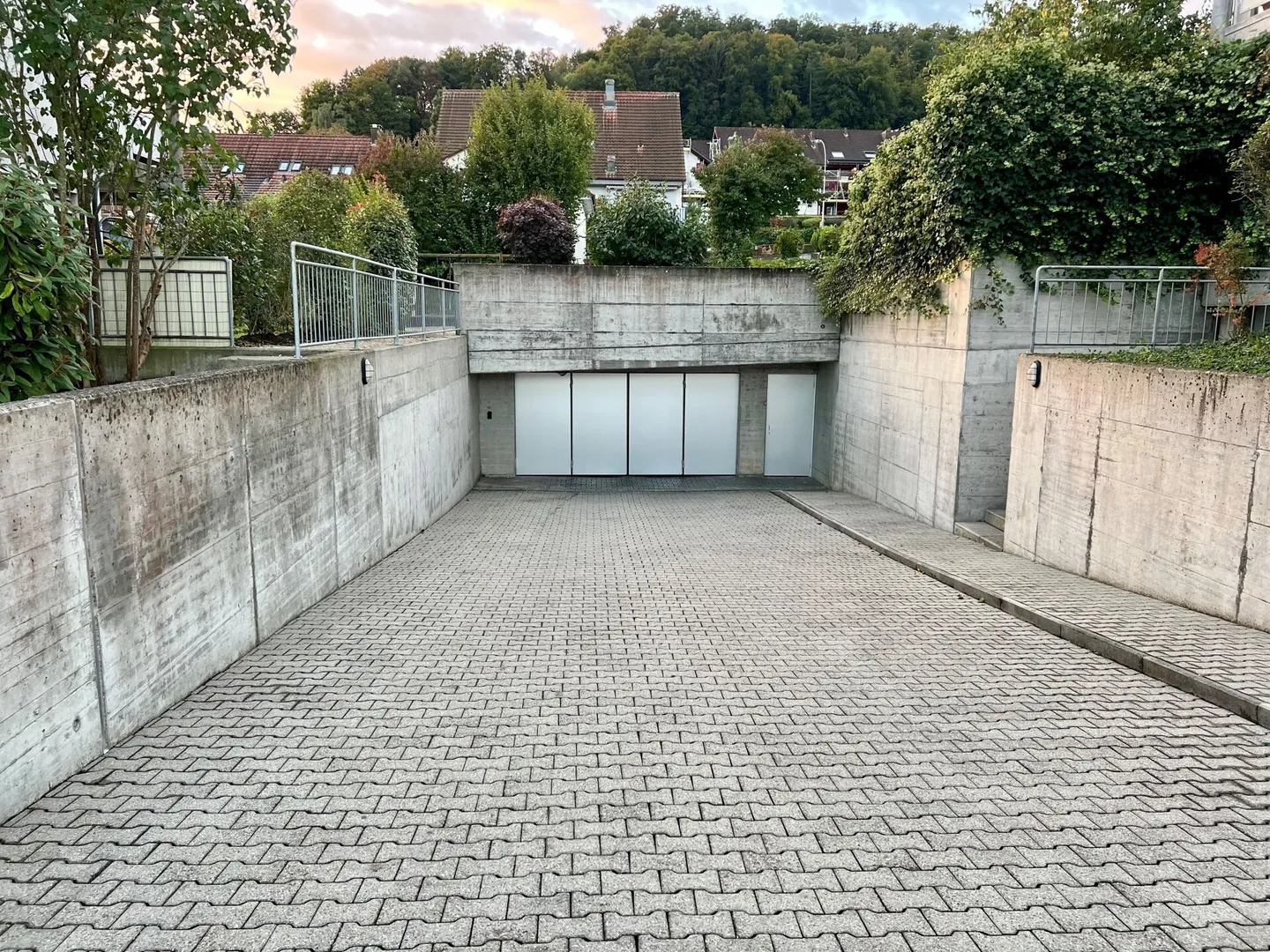 Ideally located at A1 Mägenwil; large parking spaces with very good access - Photo 3 of 3