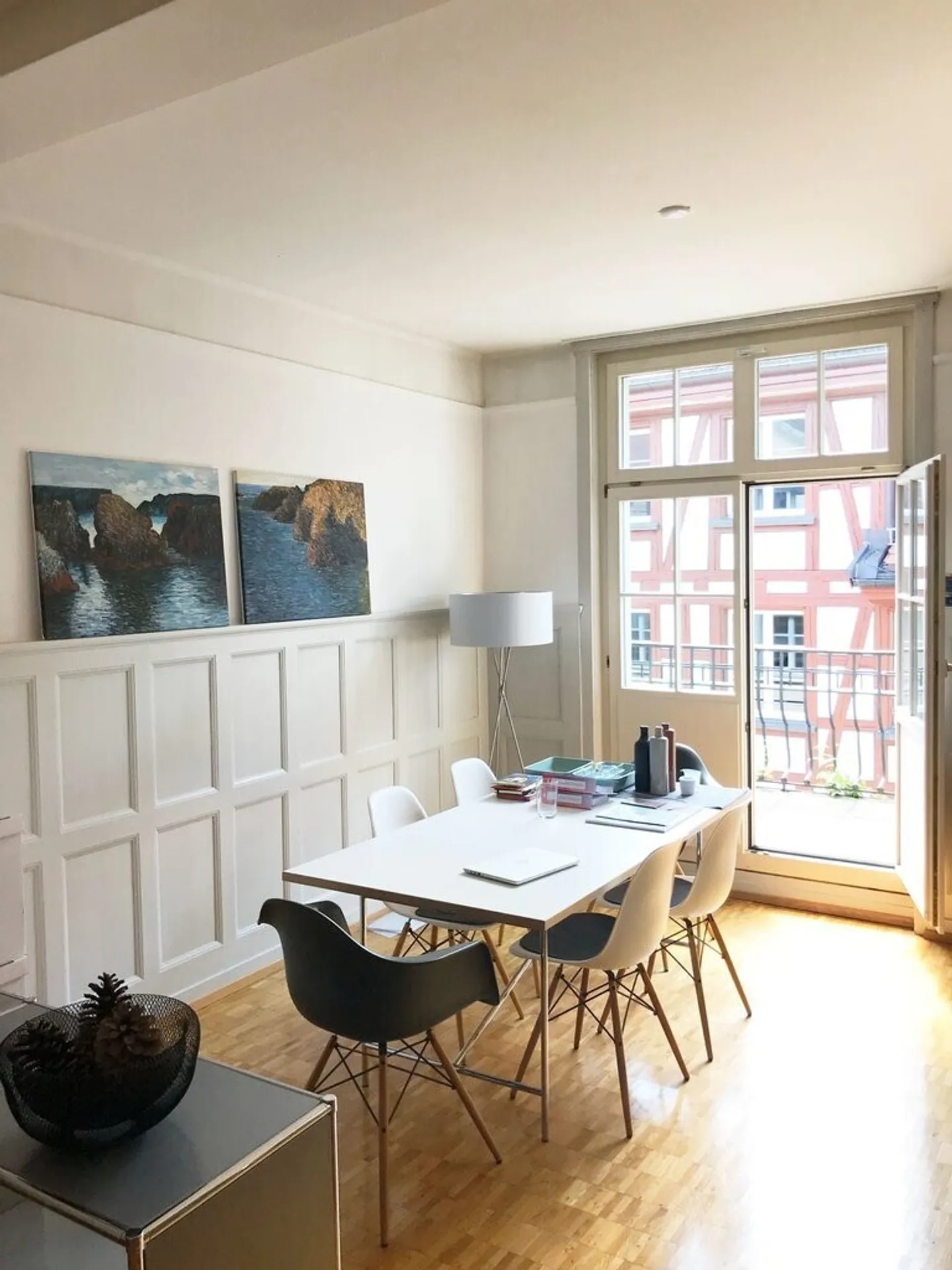 charming 2.5 room old building apartment - Photo 3 of 12