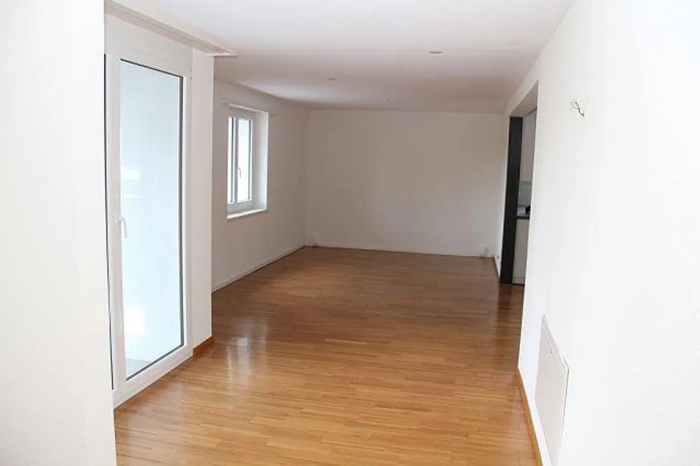 Spacious apartment in a quiet location - Photo 3 of 8
