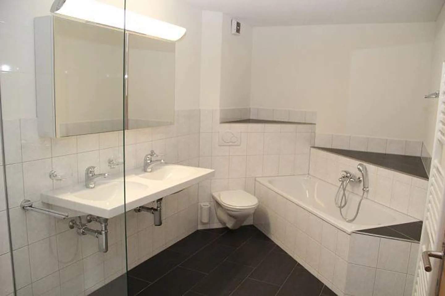 Spacious apartment in a quiet location - Photo 6 of 8