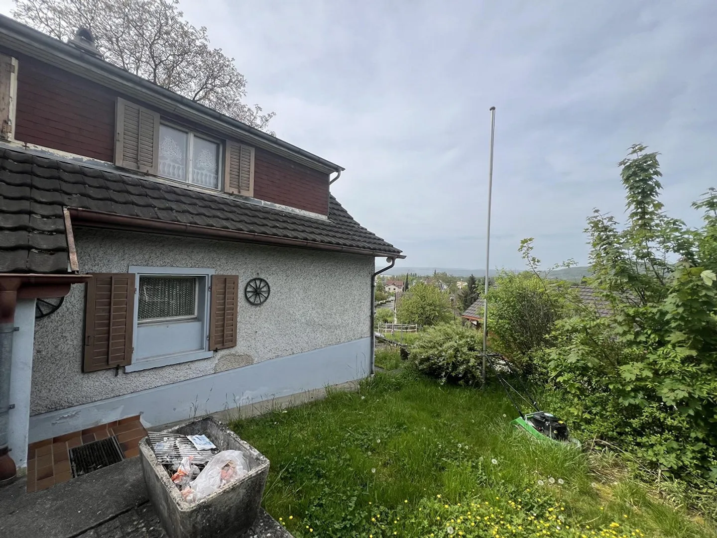 Beaucoup d'espace avec un grand potentiel - Photo 2 sur 4