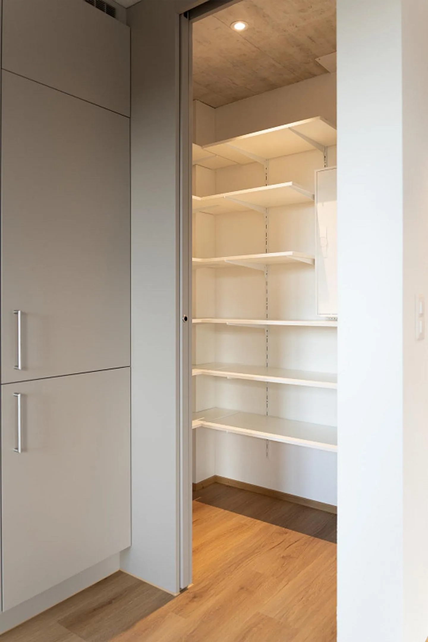 Exclusive 3.5-room new apartment with large terrace - Photo 11 of 18