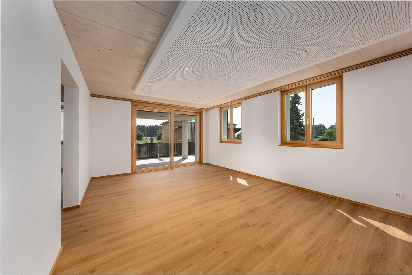 Exclusive 3.5-room new apartment with large terrace - Photo 5 of 18
