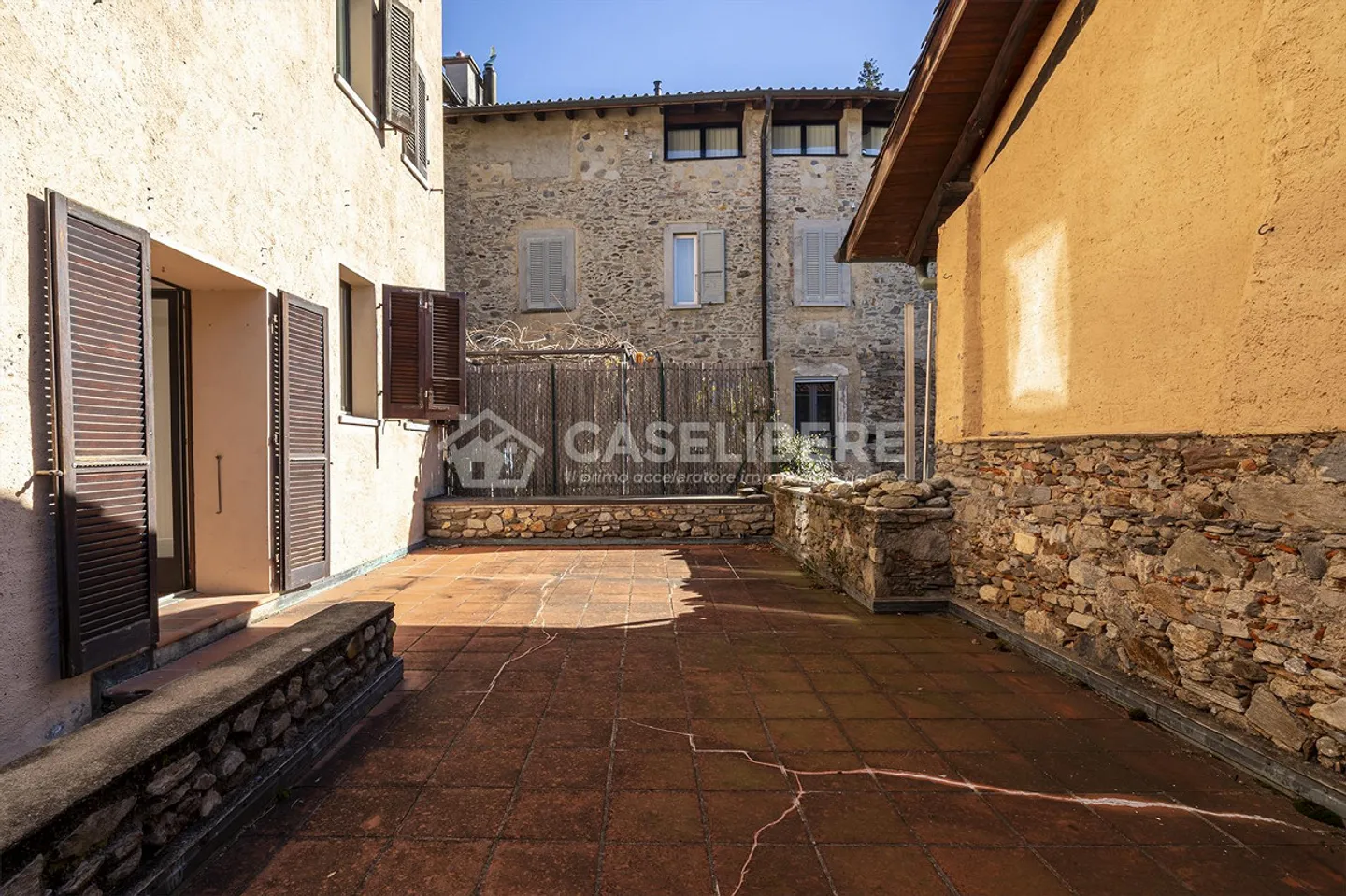 Nucleus House with Lake View in Neggio - Photo 9 of 23