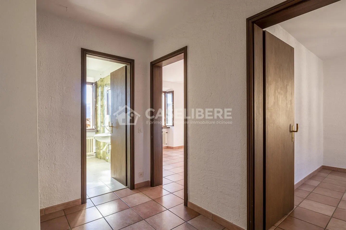 Nucleus House with Lake View in Neggio - Photo 10 of 23