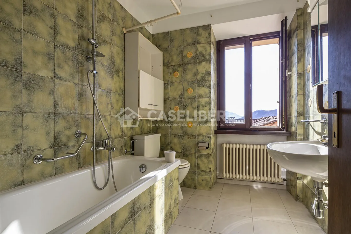 Nucleus House with Lake View in Neggio - Photo 13 of 23