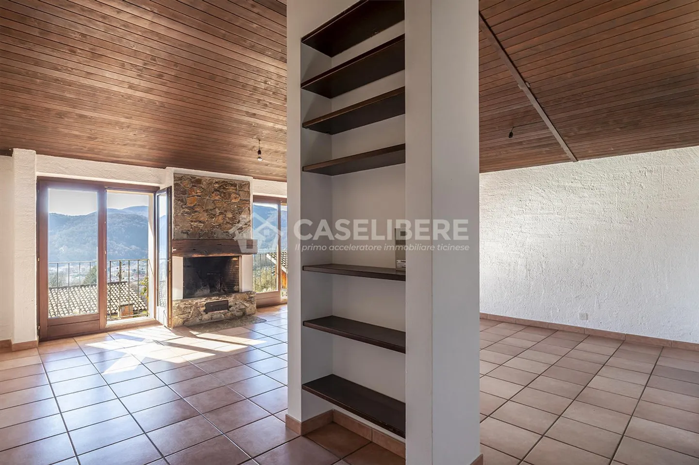 Nucleus House with Lake View in Neggio - Photo 14 of 23