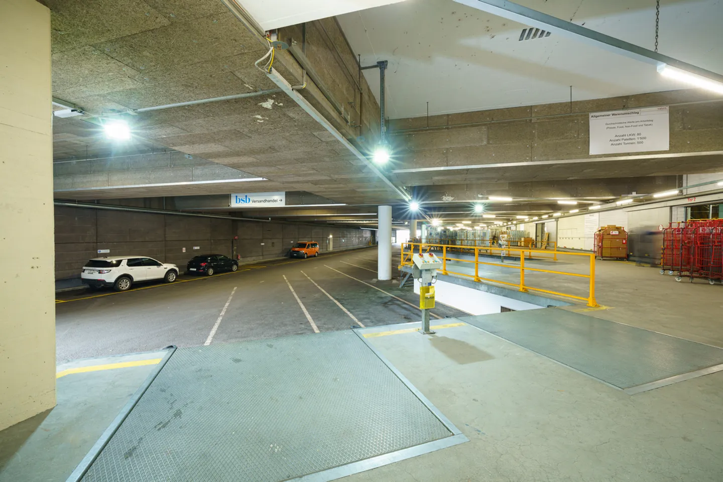 Area logistica con magazzino a scaffalatura alta vicino all'autostrada A3 - Foto 10 di 25