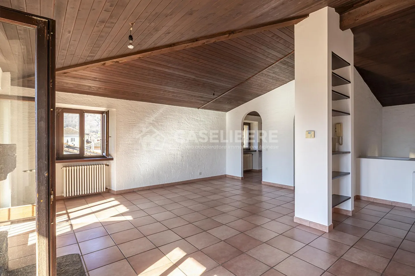 Nucleus House with Lake View in Neggio - Photo 17 of 23