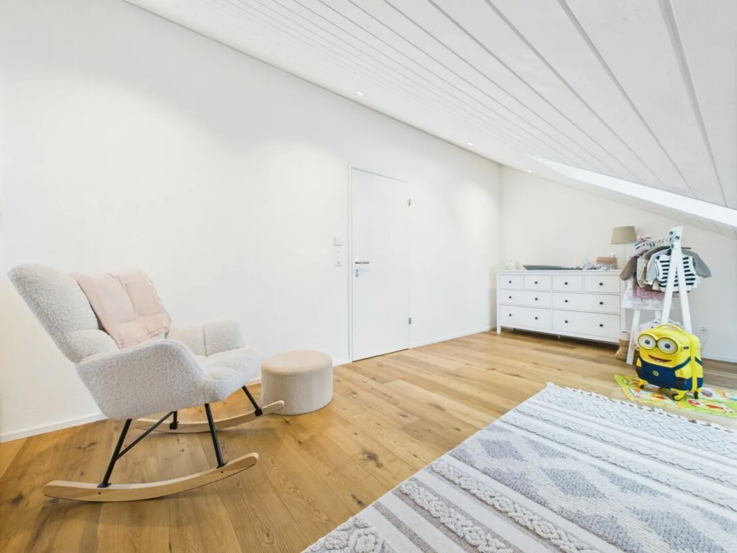 Modernes 6-Zimmer-Doppeleinfamilienhaus in ruhiger Lage von Safenwil - Foto 11 von 15