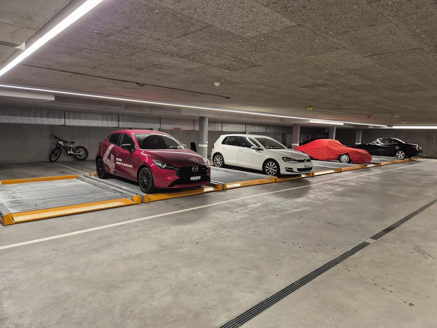 Posto auto in garage sotterraneo in affitto - Foto 3 di 5