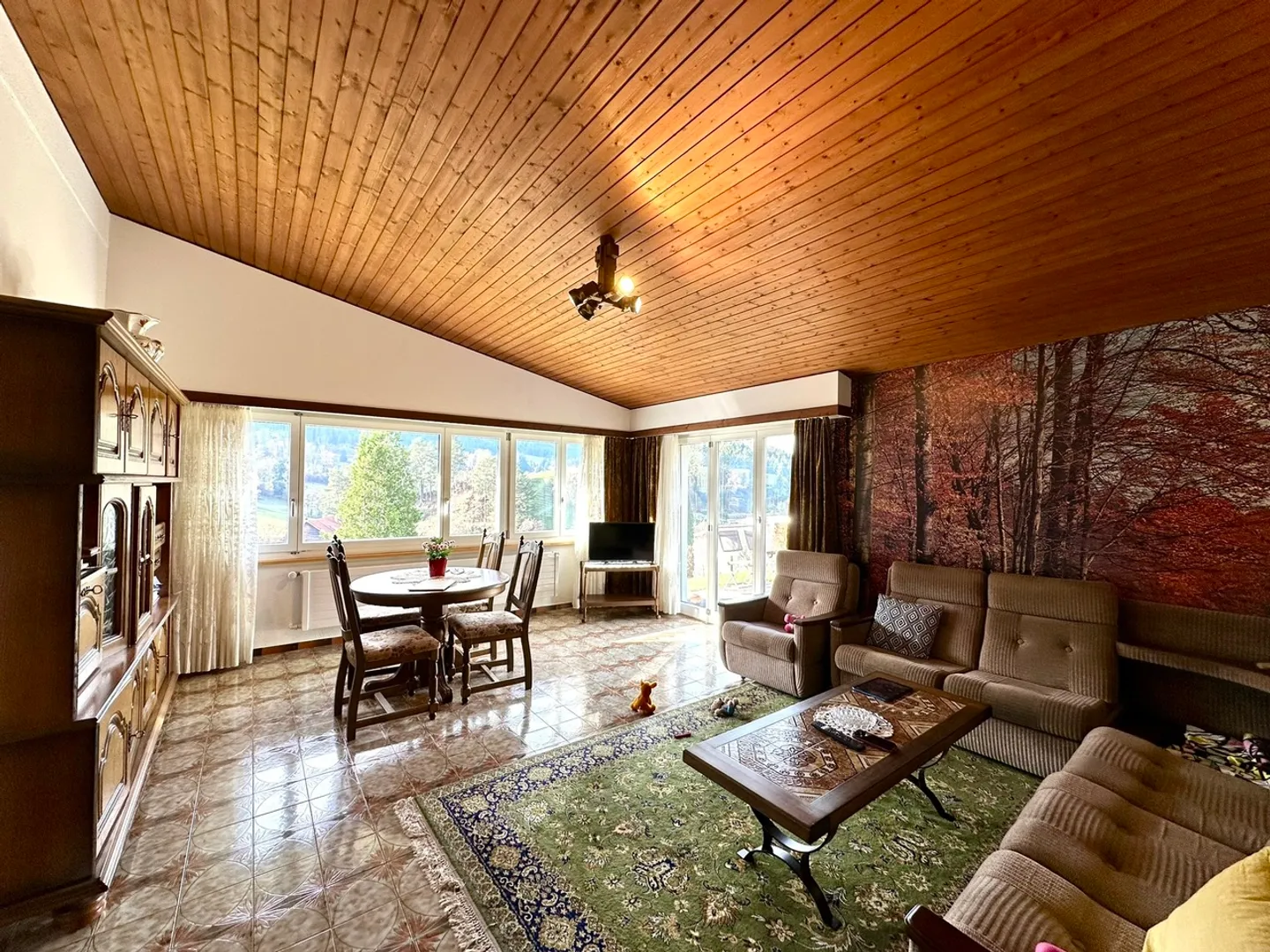 Family House - Photo 5 of 14