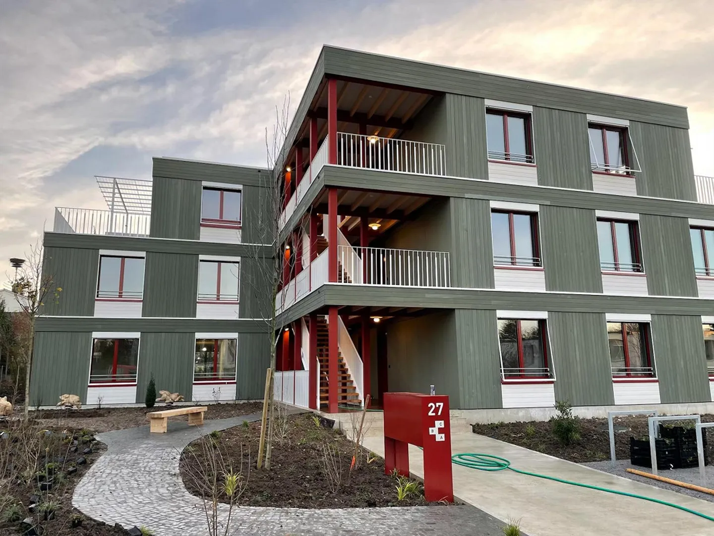 Neuerstellte Überbauung in Binningen, helle 3.5 Wohnungen zu vermieten - Foto 1 von 6