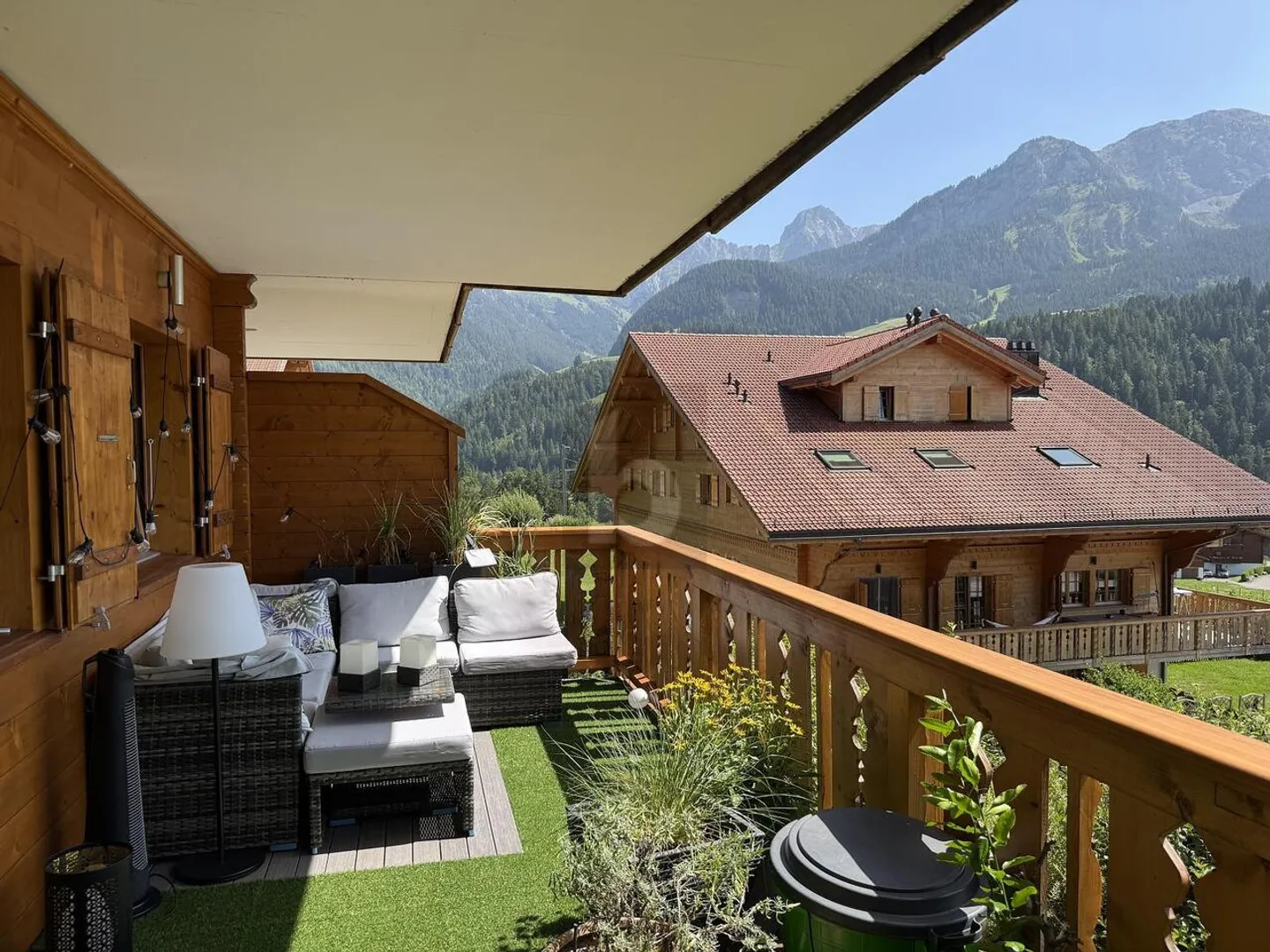 Completamente attrezzato e vista mozzafiato sulle montagne - Foto 1 di 6