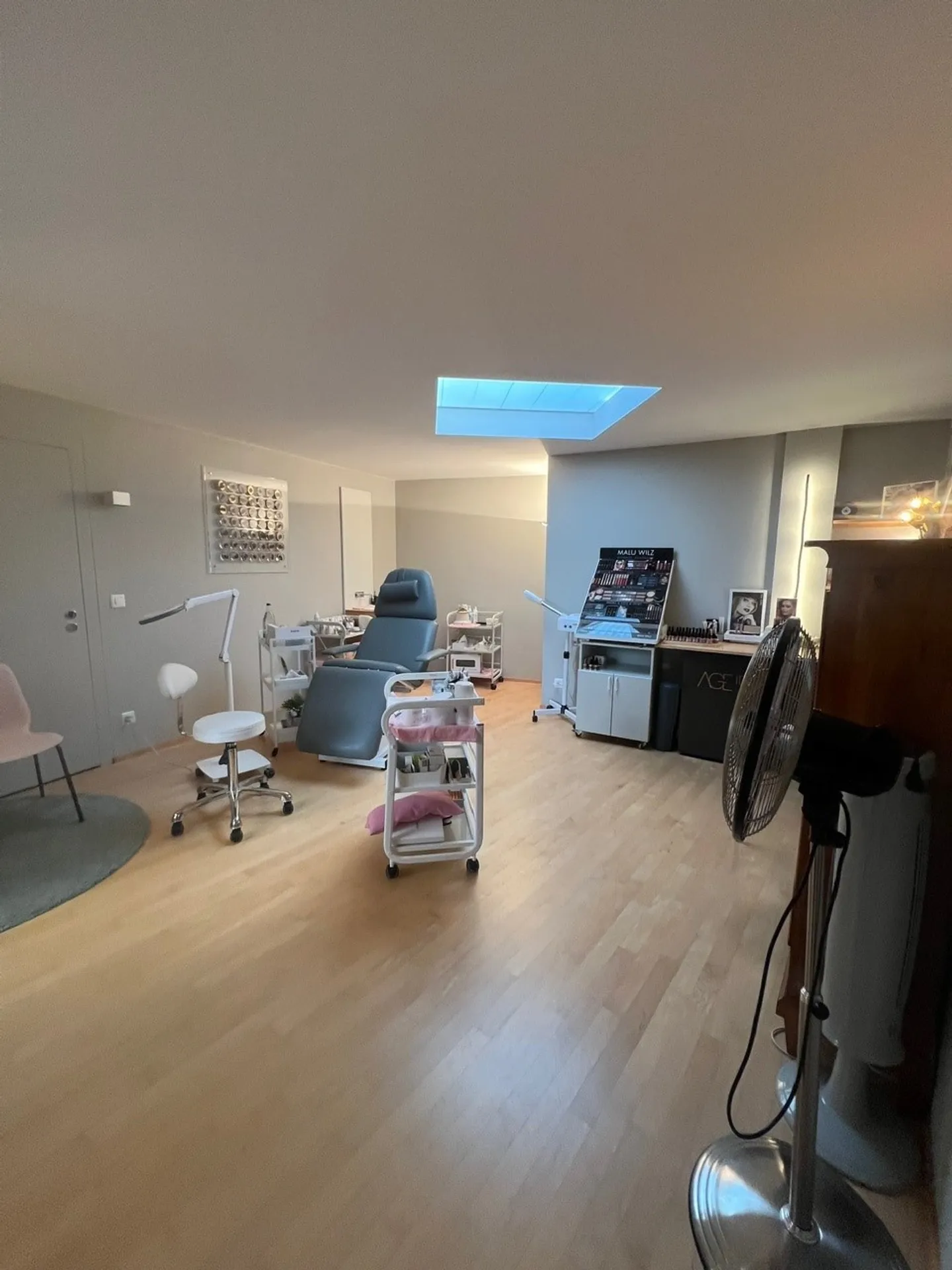Spazi per pratiche versatili in una posizione frequentata! - Foto 9 di 9