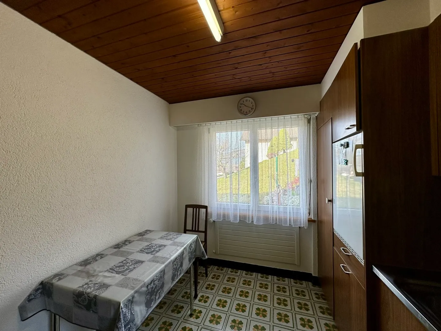 Family House - Photo 6 of 14