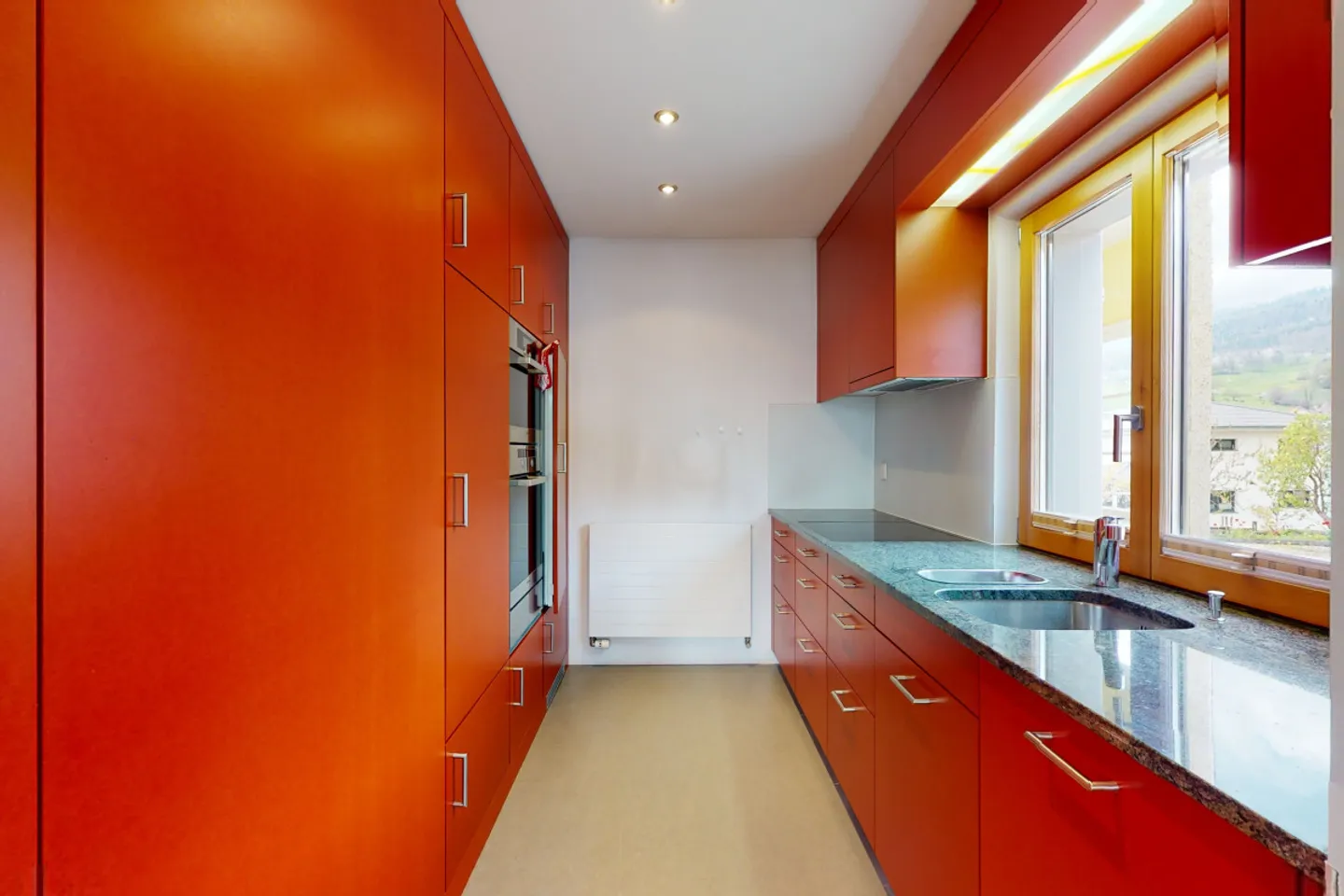 Residential building for sale - Photo 3 of 13