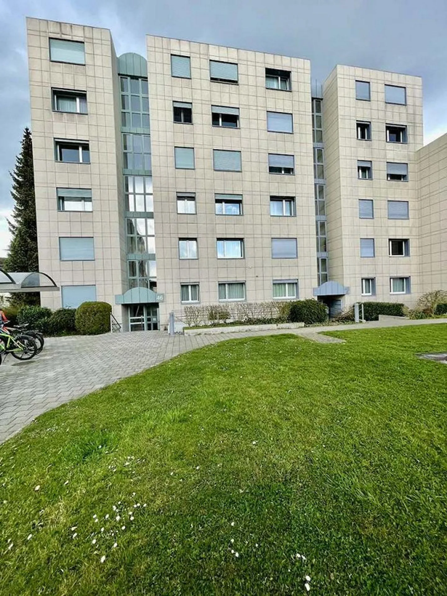 Gemütliche 2.5 Zimmerwohnung - Foto 2 von 9