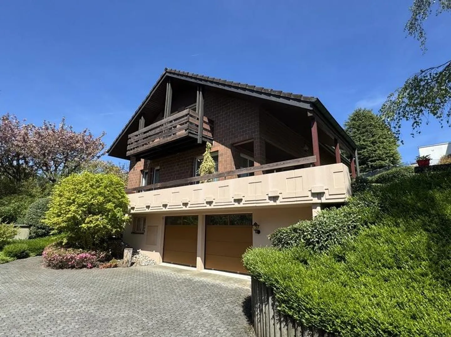 Single-family house - Photo 2 of 9