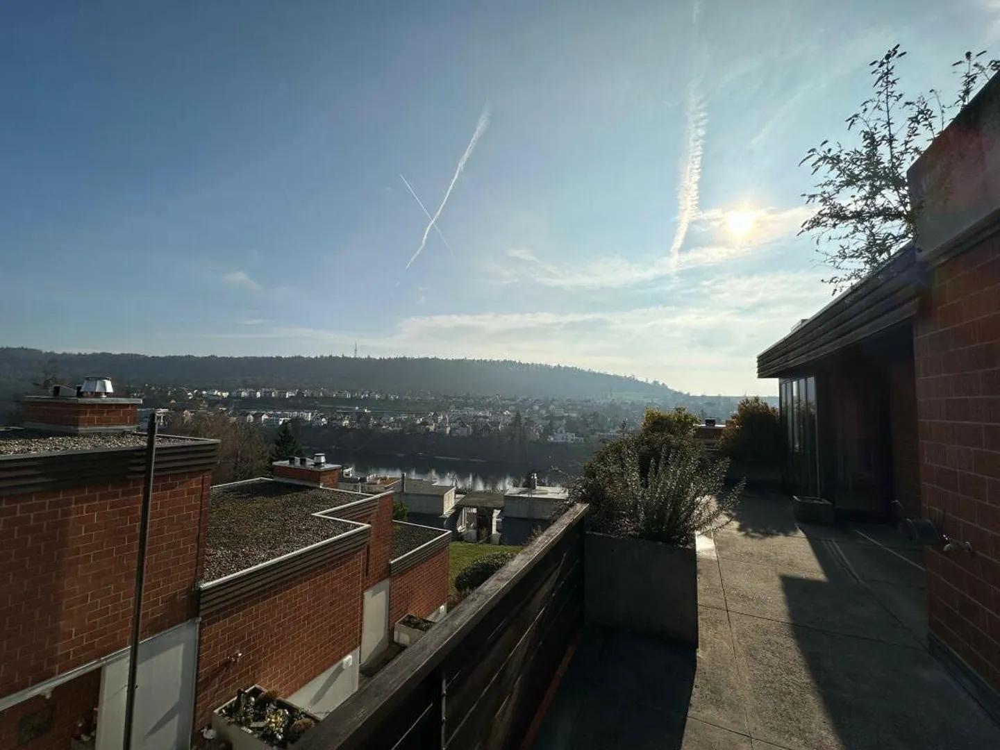Terrassenwohnung mit Weitsicht auf den Rhein - Foto 9 di 9