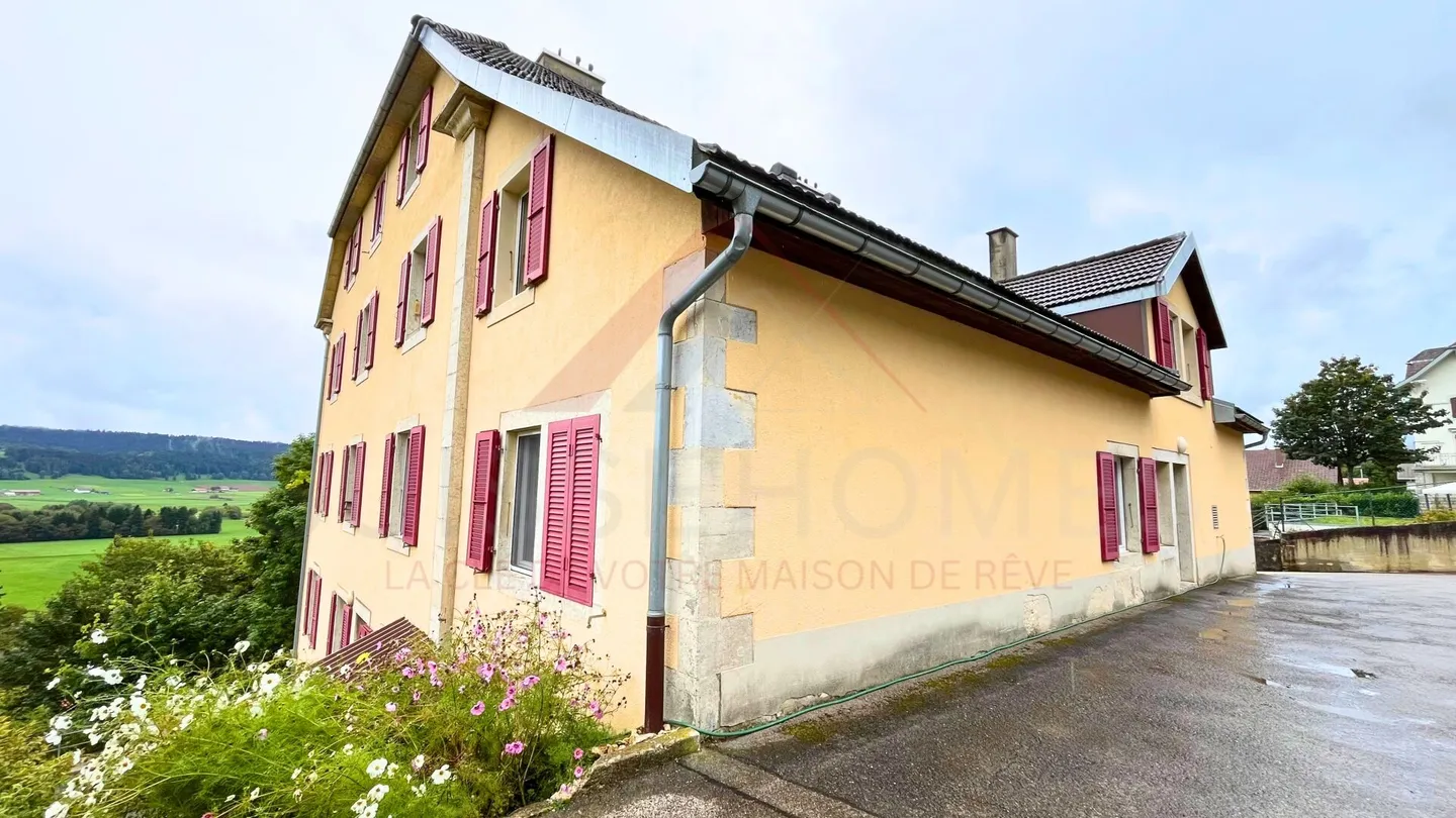 Opportunità rara a Ponts-de-Martel: appartamento ristrutturato di 2,5 locali con terrazza, giardino e garage - Foto 11 di 11