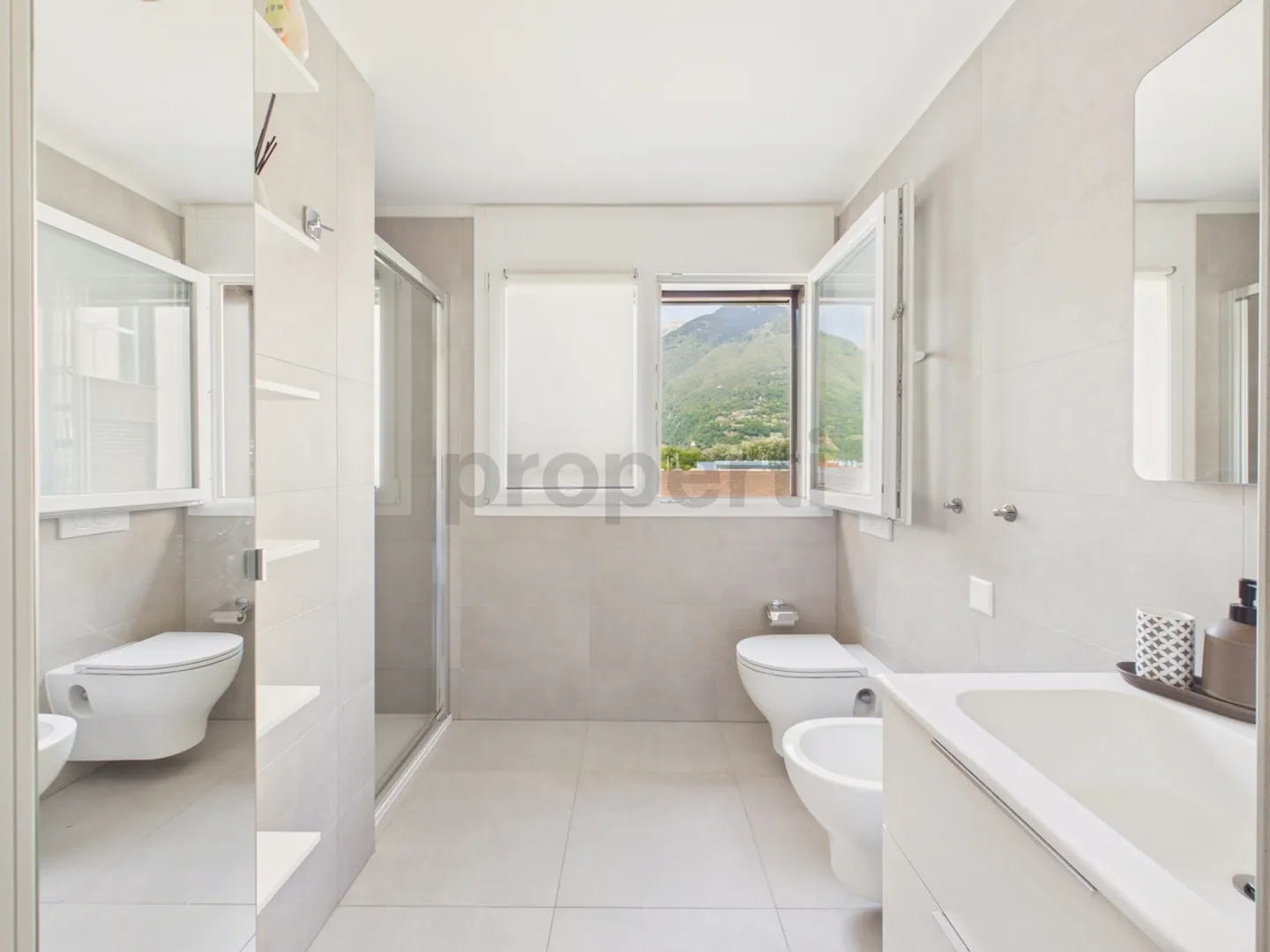 Modernes 3,5-Zimmer-Apartment mit großer Terrasse, Giubiasco - Foto 11 von 13