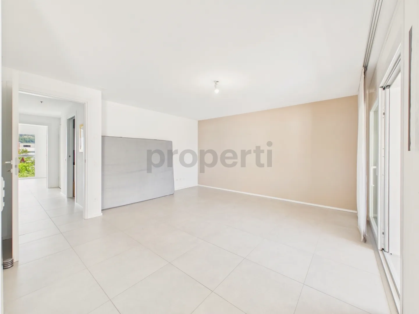 Modernes 3,5-Zimmer-Apartment mit großer Terrasse, Giubiasco - Foto 5 von 13