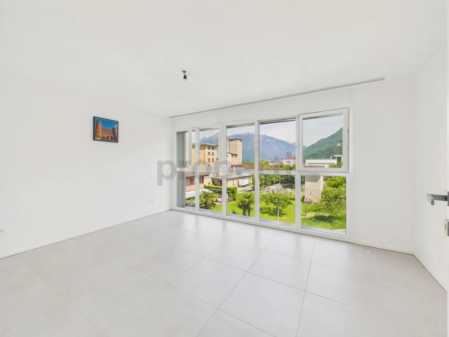 Modernes 3,5-Zimmer-Apartment mit großer Terrasse, Giubiasco - Foto 8 von 13