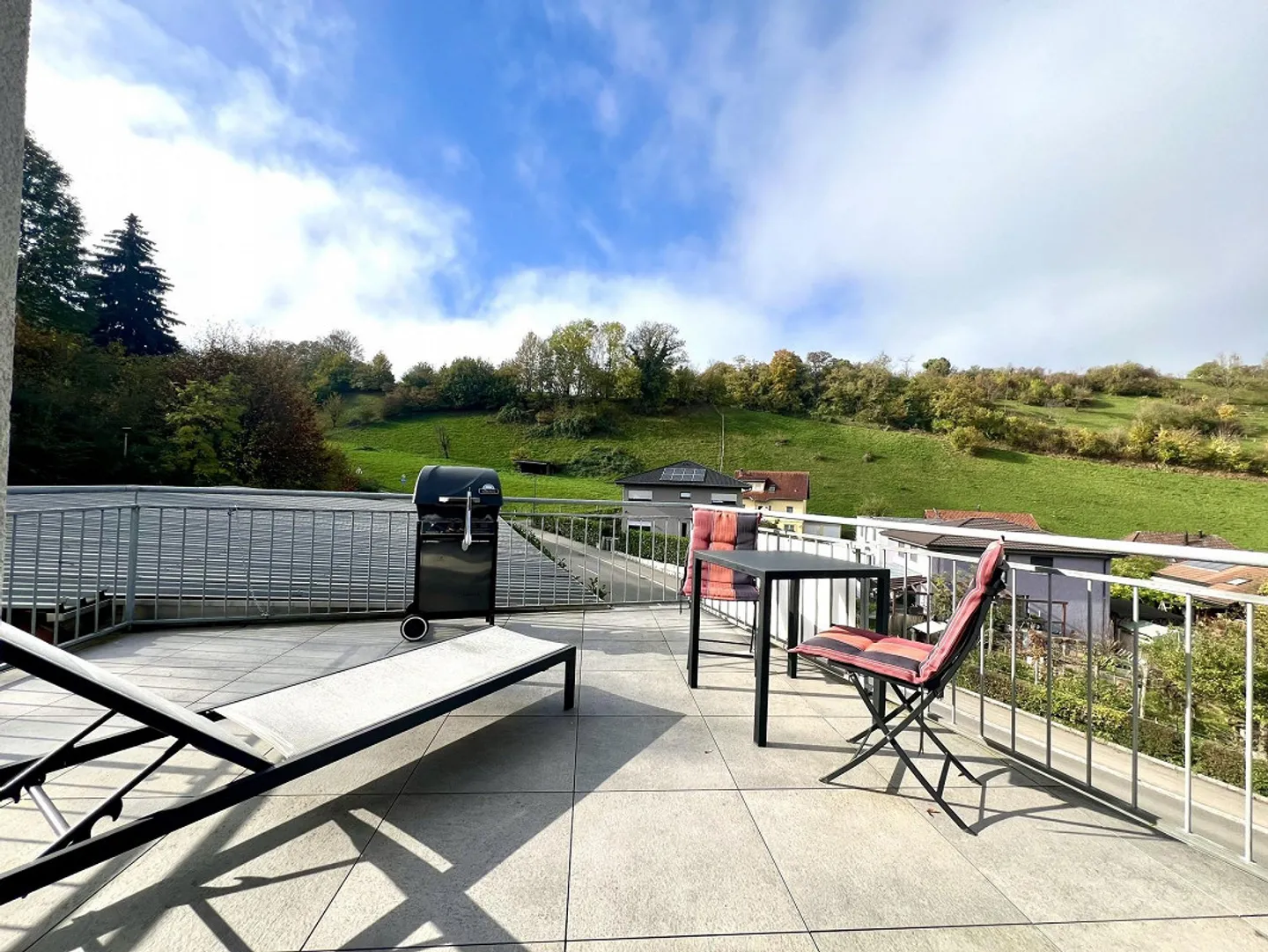 De haute qualité et moderne avec vue sur la verdure - Photo 2 sur 9