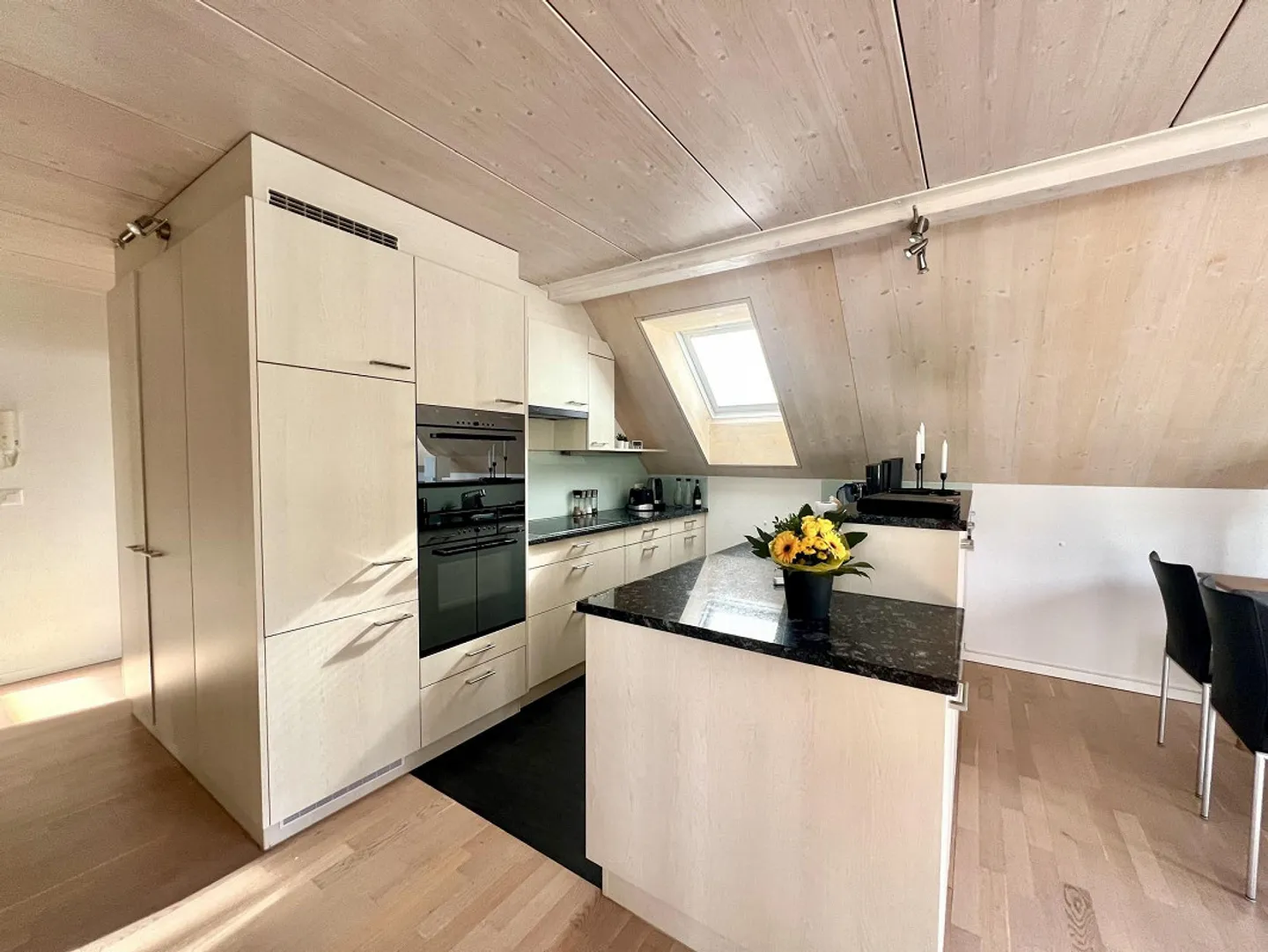 De haute qualité et moderne avec vue sur la verdure - Photo 3 sur 9