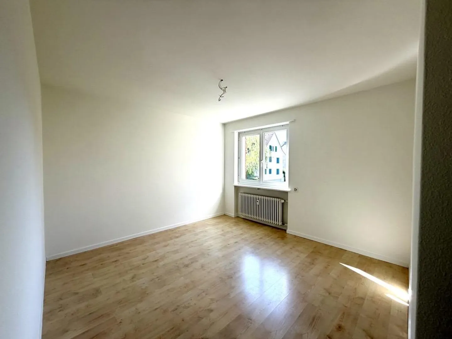 Appartamento centrale con 4 stanze e balcone - Foto 10 di 13