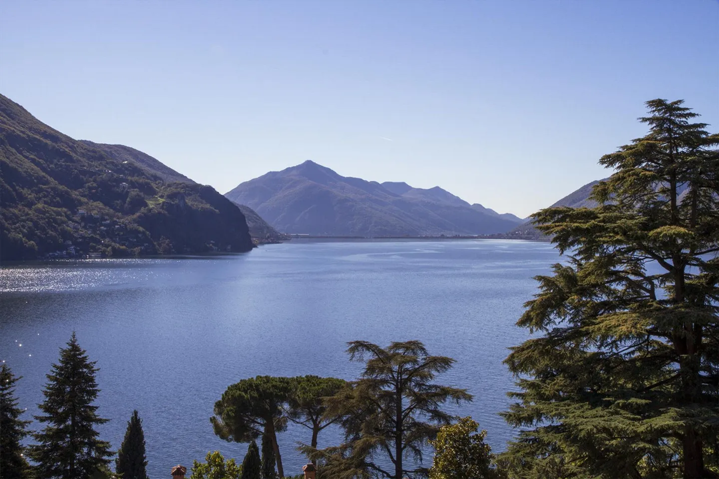 Luxurious Penthouse with Lake View - Photo 11 of 11