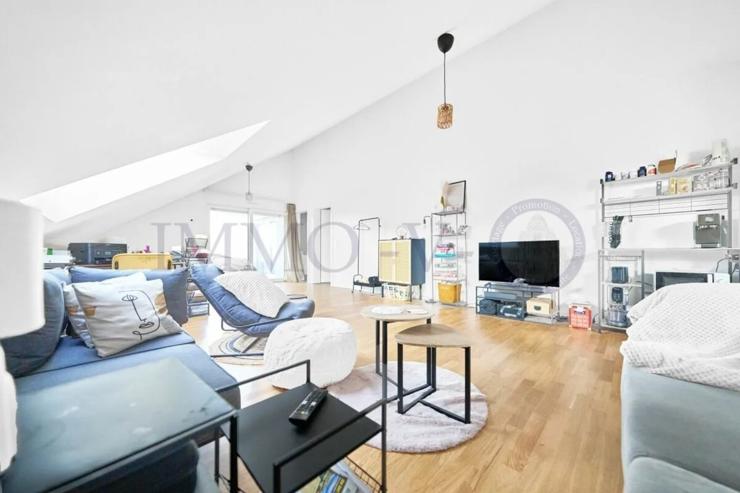 SPAZIOSO E LUMINOSO CON BALCONE-LOGGIA - Foto 4 di 7