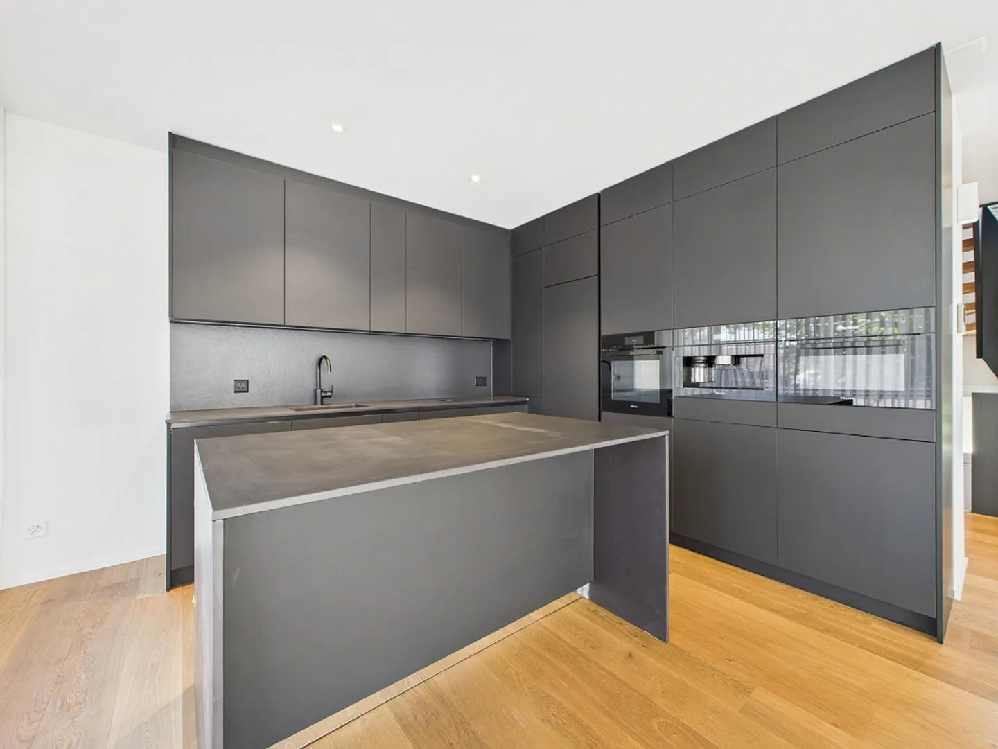 Bâtiment Neuf Moderne dans un Emplacement Calme - Photo 4 sur 12