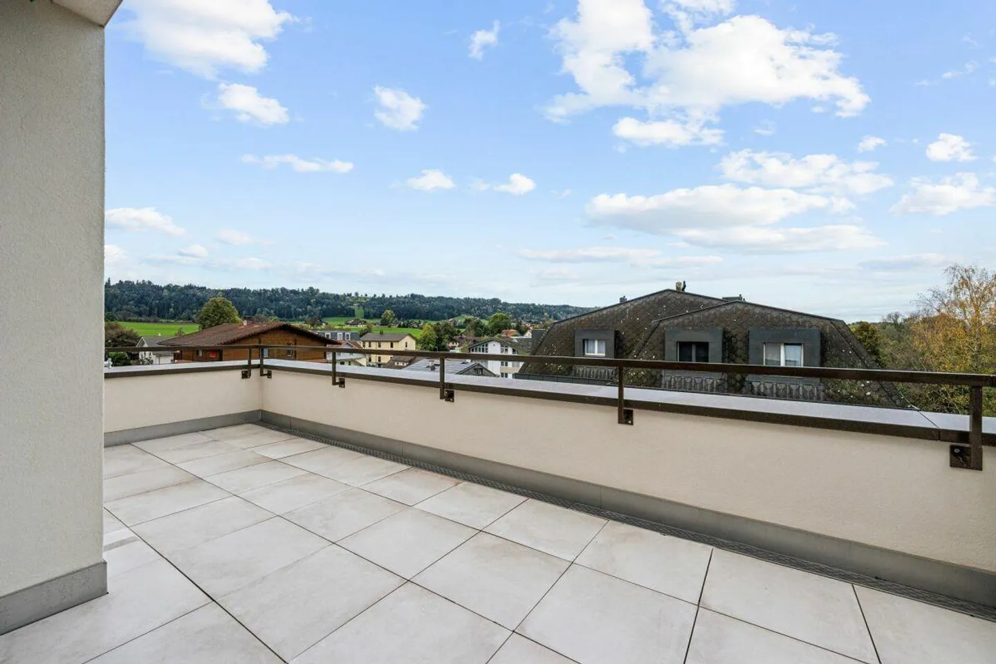 Exclusive Penthouse Apartment with Panoramic Views - Photo 15 of 20