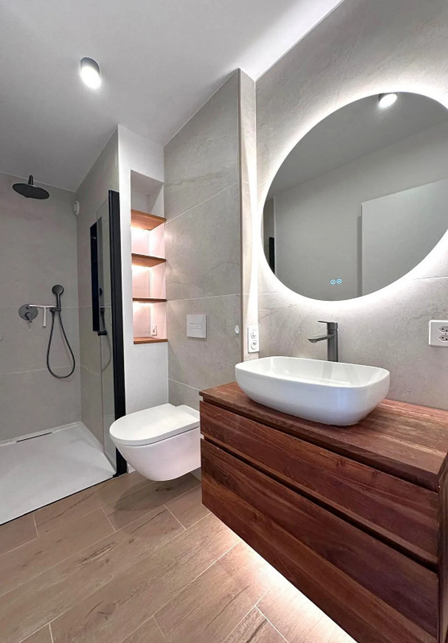 Appartamento con terrazza 3,5 locali con vista panoramica spettacolare - Foto 7 di 20