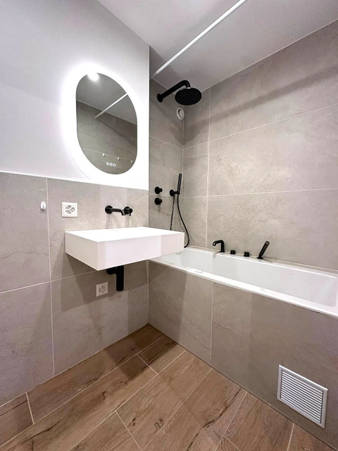 Appartamento con terrazza 3,5 locali con vista panoramica spettacolare - Foto 8 di 20